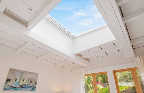 Montecito House | Seaside Cottage - Romantic Haven by the Beach