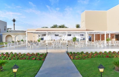Sharm El Sheikh Hotel | Seaside Resort w/Private Beach, Games, Spa, Kids’ Pool l 4 Family Rooms