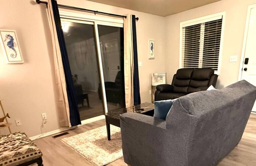 Meridian House | Seaside Escape downtown Meridian