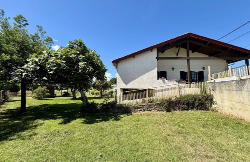 Boyardville House | Seaside Getaway: Spacious Home, 8 Guests, WiFi, Near Beach & Restaurants, Parking Included