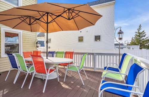 Seaside Heights House | Seaside Getaway! 3 Blocks to Beach +Washer/Dryer