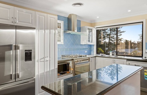 The Entrance North House | Seaside Haven on Hutton Road
