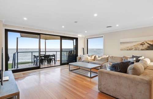 The Entrance North House | Seaside Haven on Hutton Road