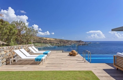 Livadia Villa | seaside holiday villa rental crete