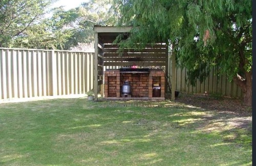 Kingscote Apartment | Seaside Lodge-Esplanade/Buller in Kingscote-pay half now then half on arrival