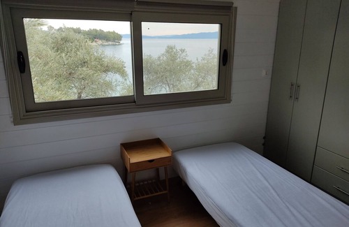 Kato Gatzea Cabin | Seaside private beach house