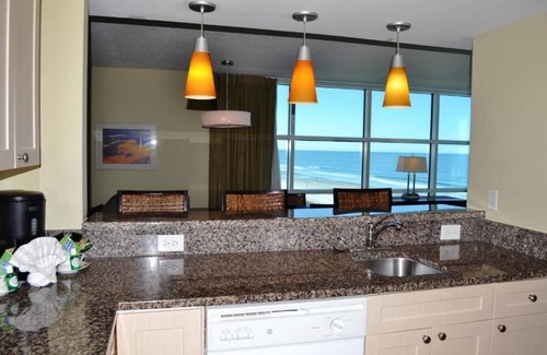 Crescent Beach Apartment | Seaside Resort