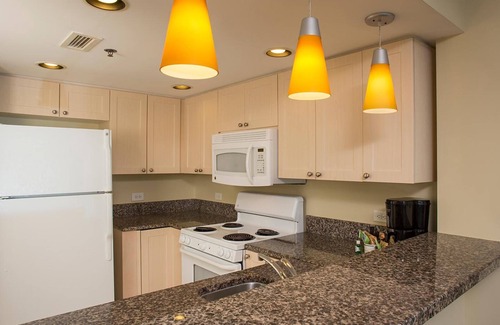 Crescent Beach Apartment | Seaside Resort