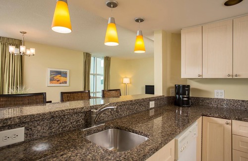 Crescent Beach Apartment | Seaside Resort