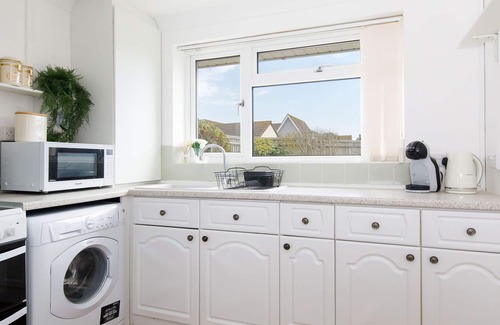Wittering House | Seaside Retreat 2 Mins to Beach