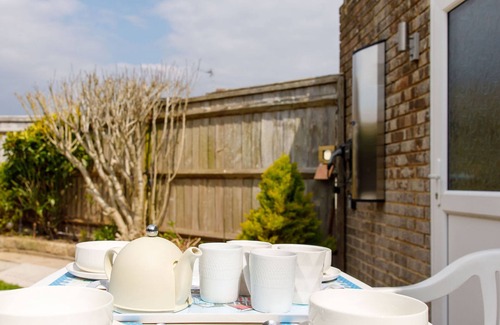 Wittering House | Seaside Retreat 2 Mins to Beach