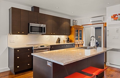 Sidney House | Seaside Sanctuary