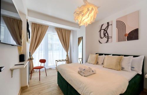 Mamaia-Sat Apartment | Seaside Serenity Apartment in Infinity Beach Resort - parking