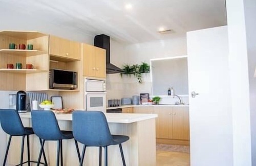 Encounter Bay House | Seaside serenity luxury escape/ Pet friendly