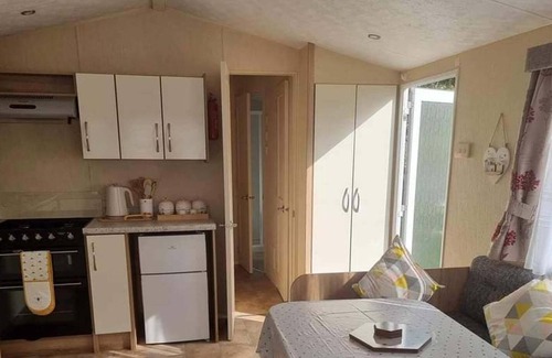 Rhyl Cabin | Seaside Serenity Cabin Retreat