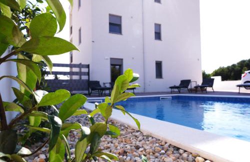 Sukosan Apartment | Seaside Serenity "Sand" with pool, 150m from sea