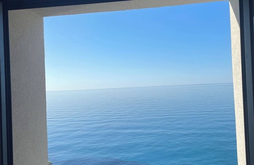 Erbalunga Villa | SEASIDE VILLA. PRIVATE SEA ACCESS. IDEAL FOR FAMILIES AND FRIENDS