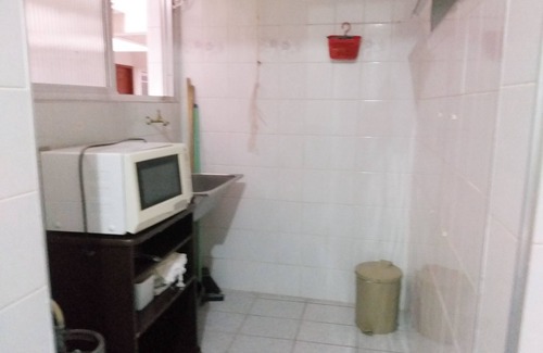 Vila Julia Apartment | SEASONAL APT. GUARUJA ENSEADA - 1 BEDROOM/GARDEN-WI FI!