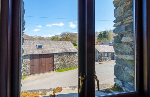 Broughton in Furness Cottage | Seathwaite Lodge - 3-Bed Cottage in the Duddon Valley. Pub nextdoor