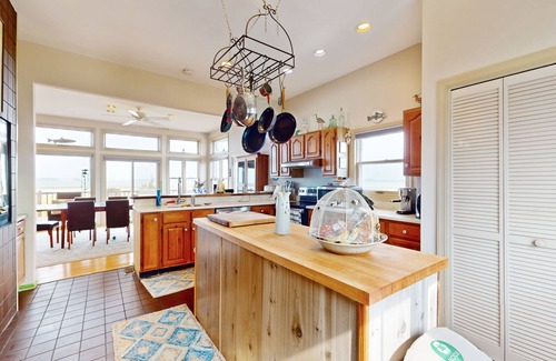 Fenwick Island House | Seatowne bayfront home w/outdoor shower, community pool, tennis & pier