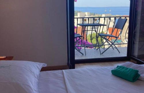 Bili brig Apartment | Seaview Apartment with 2 bedrooms a private balcony and parking garage
