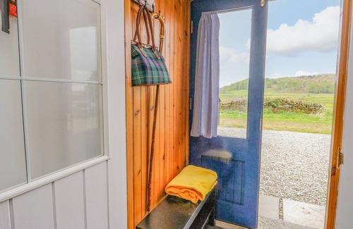 Lochgilphead Cottage | SEAVIEW-BARSLOISNACH COTTAGE, family friendly in Kilmartin