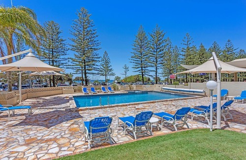 Burleigh Heads Apartment | Seaview Coastal Retreat