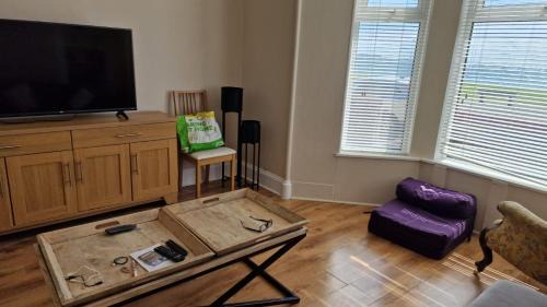 Leven Apartment | Seaview, Lower Flat
