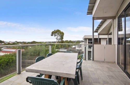 Jan Juc House | Seaview Sanctuary: Jan Juc Stay with Ocean Views