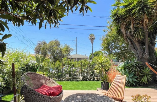 Ladera Heights House | Secluded 2BR Unit near Beach (SH1-LAD)