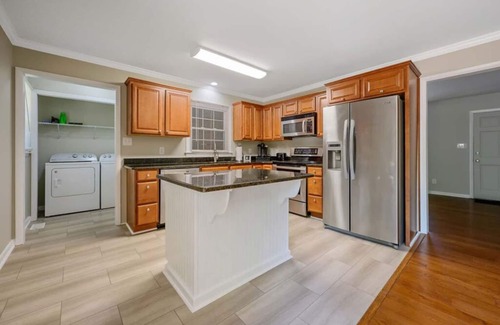 Raleigh House | Secluded 3BR Furnished Home near Downtown Raleigh
