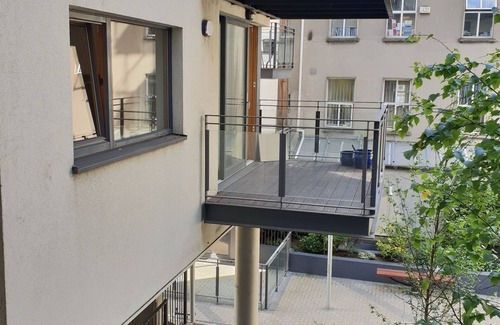 The Liberties Apartment | Secluded and spacious, 2-bedroom apartment in Dublin city center with WiFi, AC