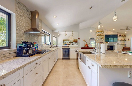 Key Largo House | Secluded and spacious family friendly sanctuary with enclosed pool and hot tub
