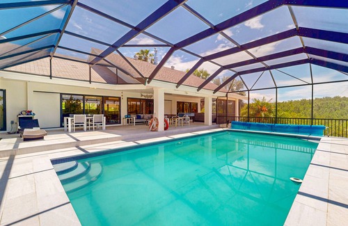 Key Largo House | Secluded and spacious family friendly sanctuary with enclosed pool and hot tub