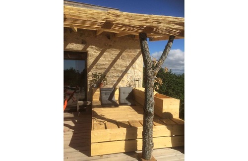 Simiane-la-Rotonde House | Secluded artist's house + indoor pool