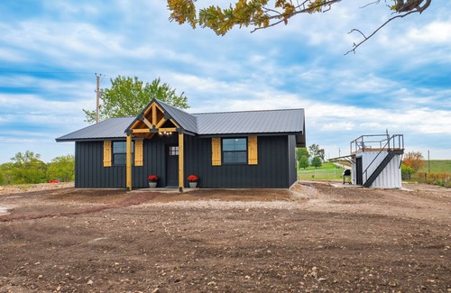 Stockton Cabin | Secluded cabin close to Stockton Lake
