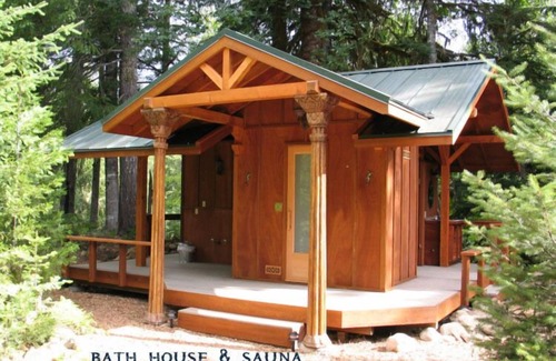 McKenzie Bridge Cabin | Secluded Cabin on Horse Creek, Outdoor Camp Kitchen, Sauna & Bathouse