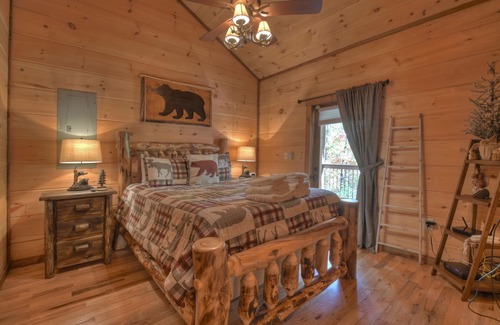 Copperhill Cabin | Secluded, Close to Downtown Blue Ridge, Perfect Couples Retreat!