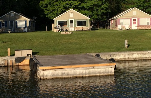 Traverse City Cottage | Secluded Cottage Resort on beautiful Lake Leelanau just north of Traverse City