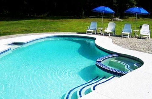 Westbrook House | Secluded Family escape w/pool & jacuzzi