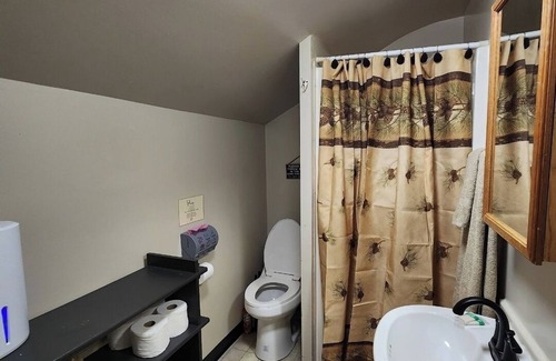 Bear Creek Apartment | Secluded group of cottages close to town