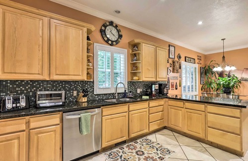 Millcreek House | Secluded Home w/Hot Tub & Mountain Views!