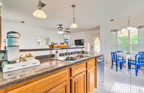 Waveland Cottage | Secluded 'La Mer Cottage' < 1 Mi to Beach!