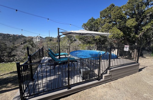 Beby's Ranch House | Secluded Lake Travis Retreat on Serene Cove with Pool!