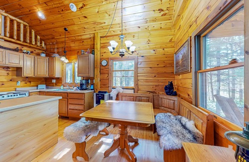 Lac du Flambeau House | Secluded Lakefront Nature Retreat with Fire pit, WFH Desk, WIFI & Private W/D