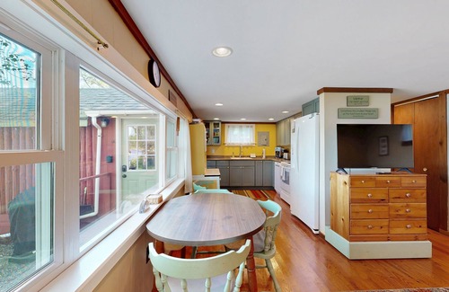 Ellsworth Cottage | Secluded lakefront cottage great views, dock & boat launch