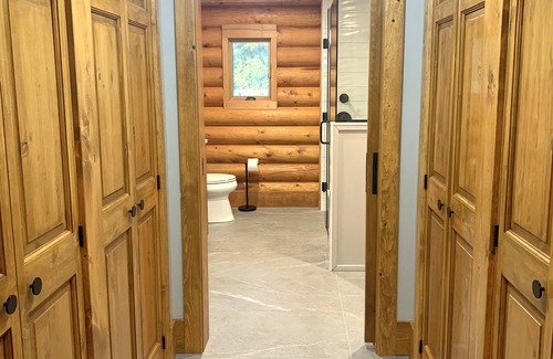 Cadillac Cabin | Secluded Lodge with hot tub