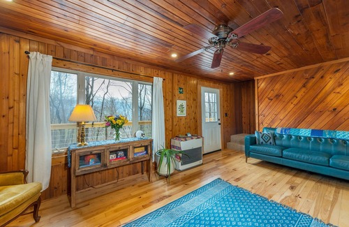 Weaverville Cabin | Secluded Log Cabin Retreat+Mtn Views+Walking trails