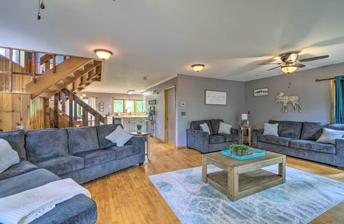 Clyde House | Secluded, Mountaintop Getaway w/ Fire Pit!