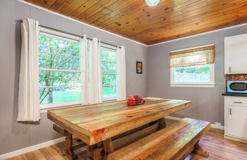 Gatlinburg - Pigeon Forge Cottage | Secluded - Near Pigeon Forge + Gatlinburg! Hot Tub + Firepit + Game Room + WiFi